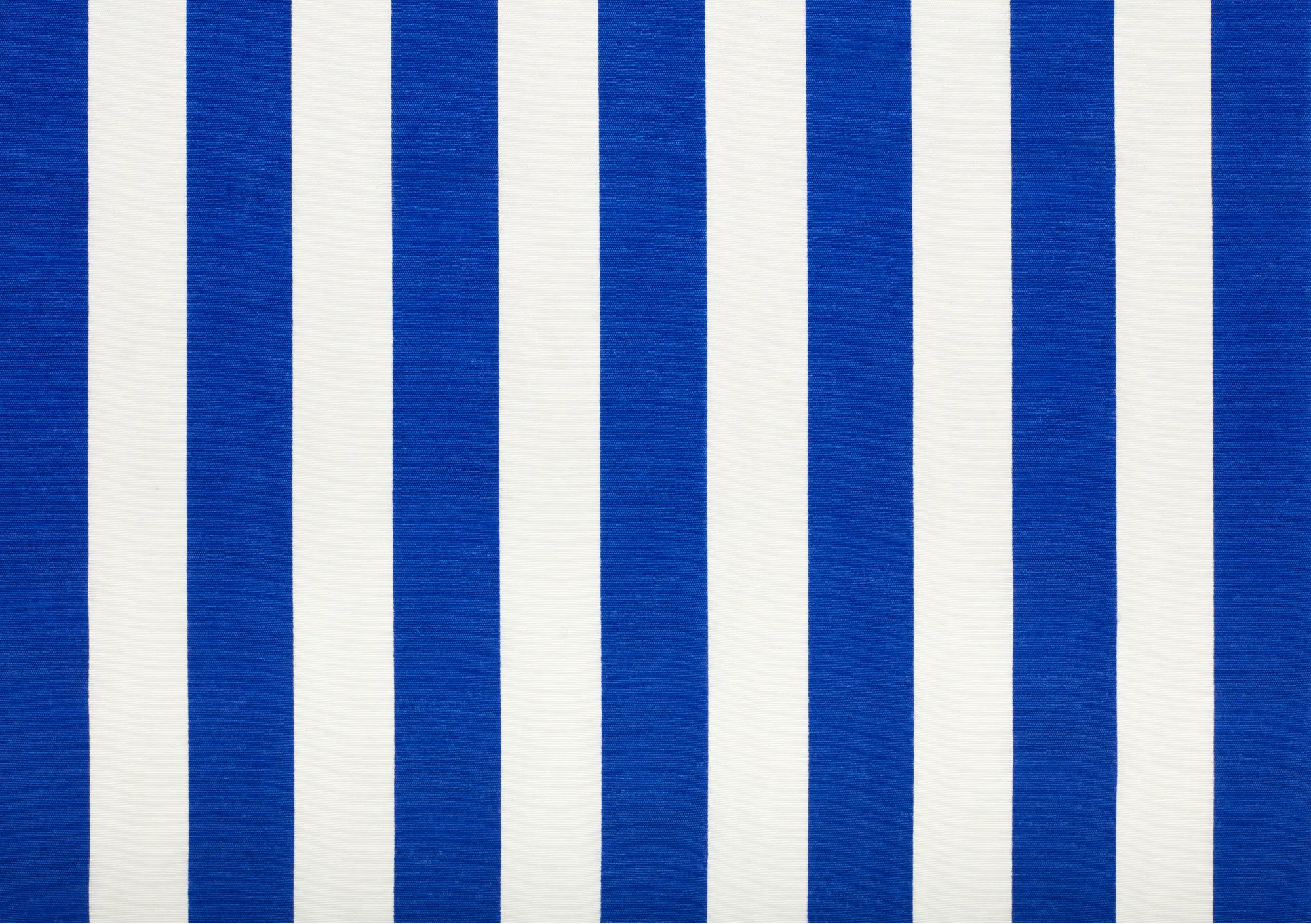 La toile de parasol bleu et blanc du Miramar